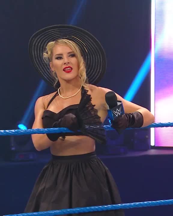 Lacey Evans