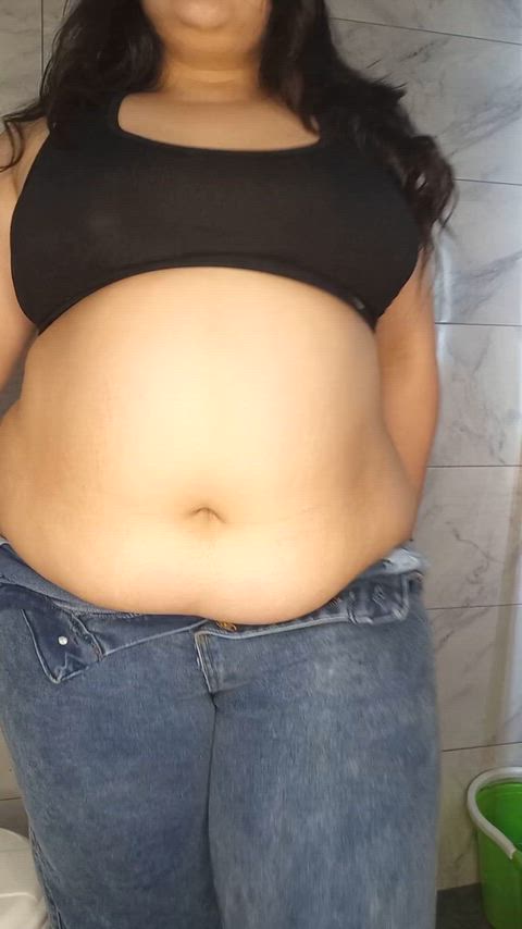wld you like to see my chubby asian tummy civered in your cum