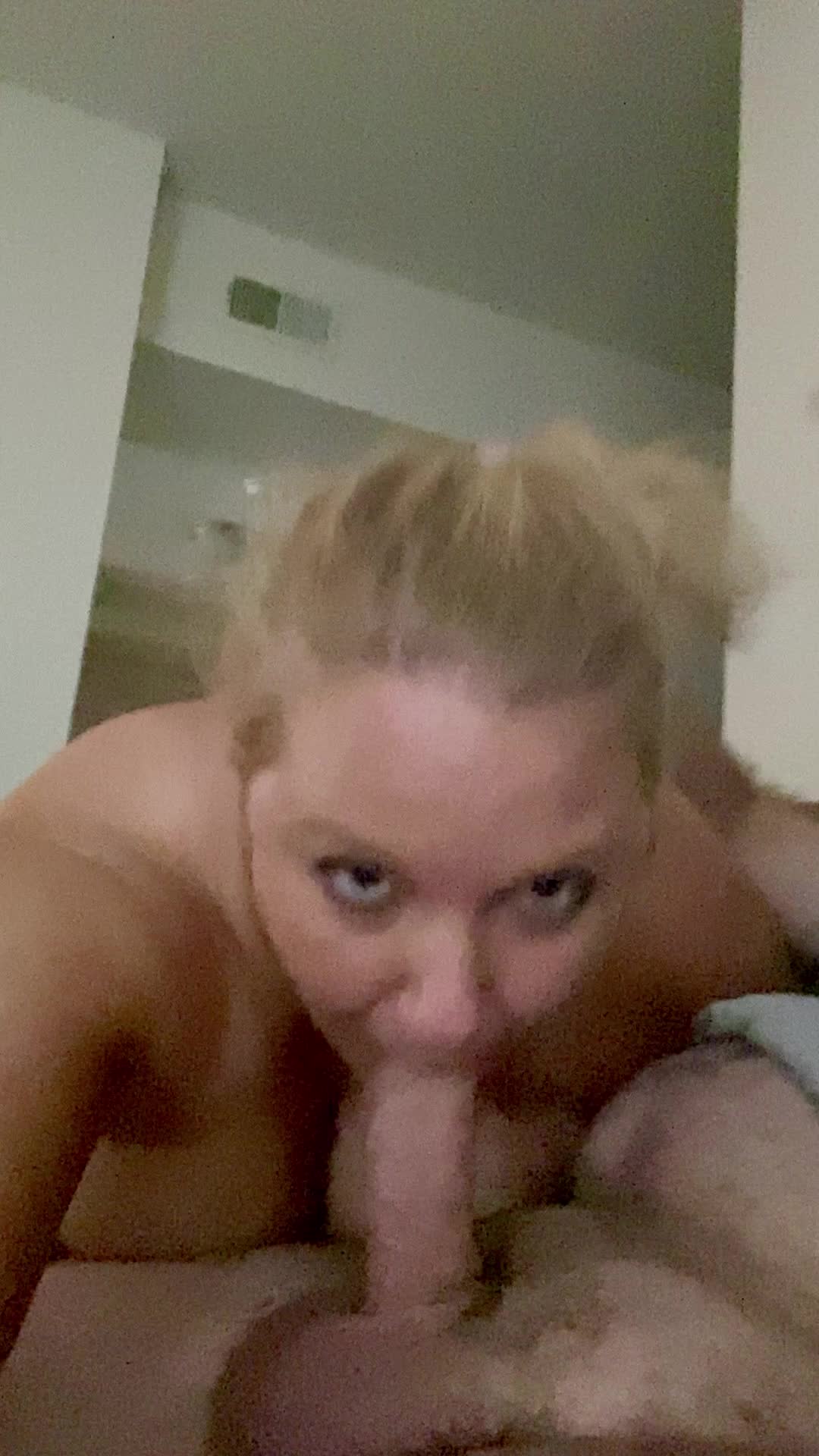 A quick face fuck and a thick load of cum 💦