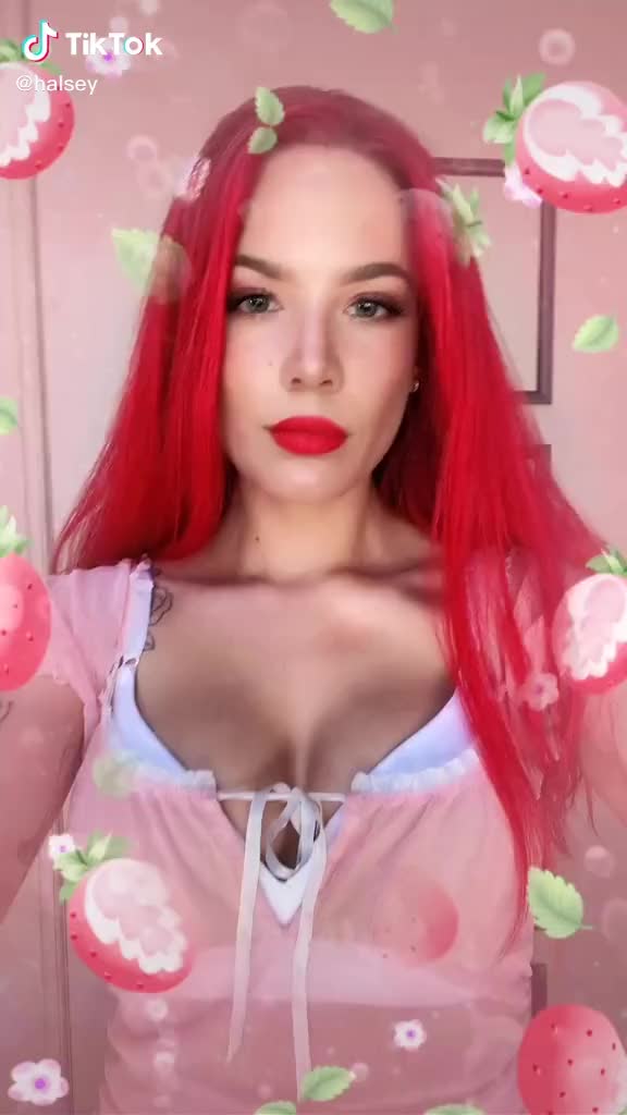 Halsey putting on a show on TikTok