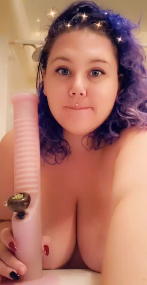 Tittyyyy Tuesday Tokes ! 🤗