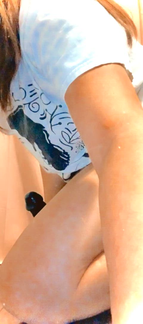 Trying to be quiet 🤫 🖤