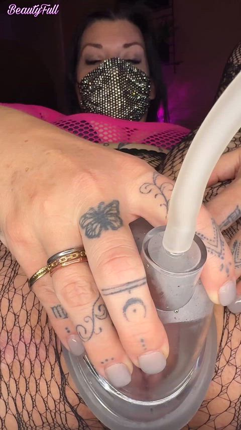 Nothing better than taking the cup of[f] and playing with my freshly pumped pussy 🔥