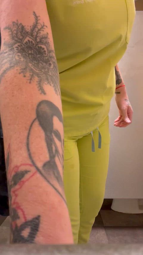 Don’t mind the stains, I actually get my scrubs dirty. Fun color though right?