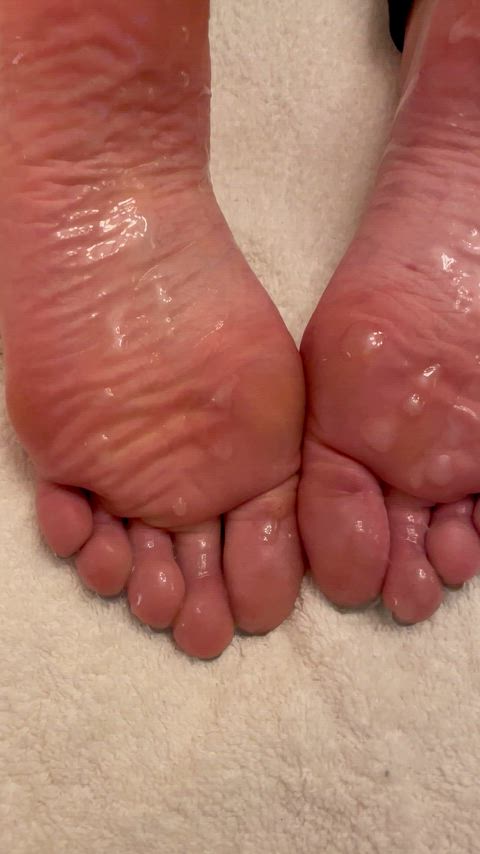 Let’s try this again!! I’m back, who missed my drenched soles? 💦💦