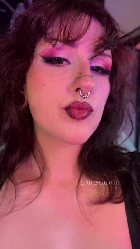 My OF is 35% off for the next 17 people, cum say hi! Link below ⬇️