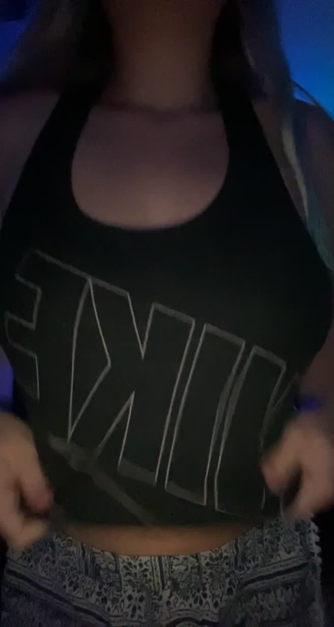 Just wait until I turn around at the end and show you my ass 😘