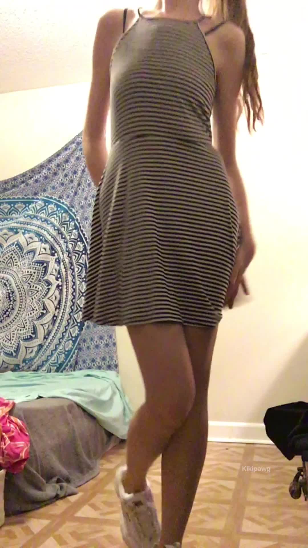 Long legs, cutie with a booty avaialble for Sexting & Custom Pics & Videos. Kik - Skype - Snap - Cam 2 Cam Pay 2 Play Info in the Comments 😘