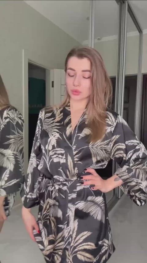 Clit swollen huge, fingers slamming inside fast 😈 thumbnail