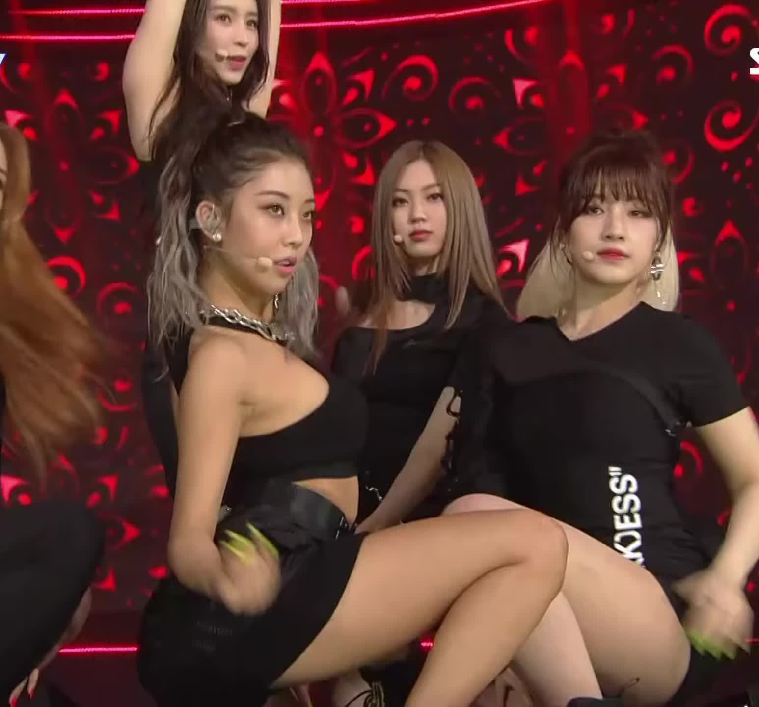 CLC - Seungyeon, Seunghee, Eunbin, Yeeun & Elkie