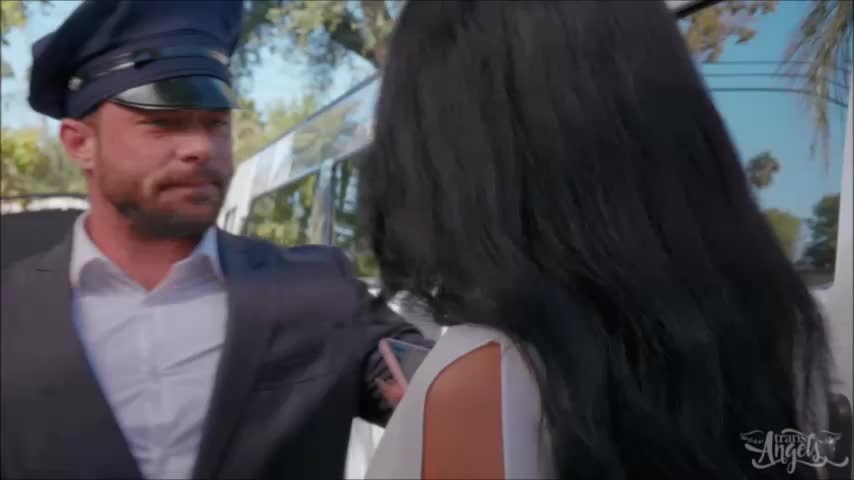 Gorgeous Tgirl Jane Marie Banged In The Limo By Bearded Hunk