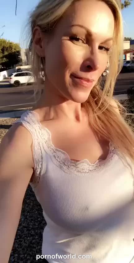 2 Blondes Showing Off Amateur