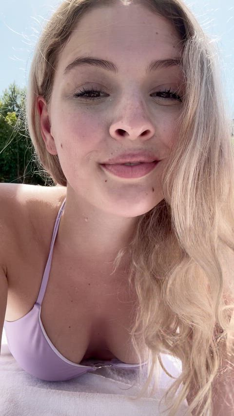 The Pose at the Pool ☀️ aka the perfect day 🌊