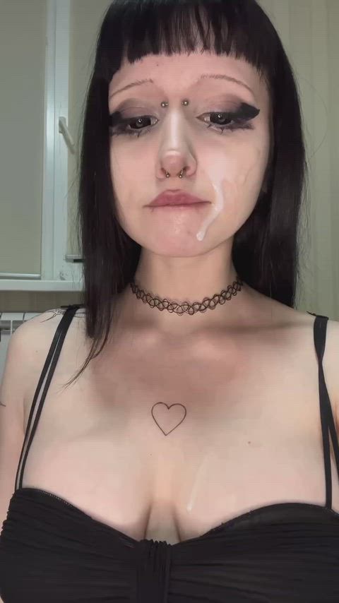 Does it turn you on when cum runs down me face?