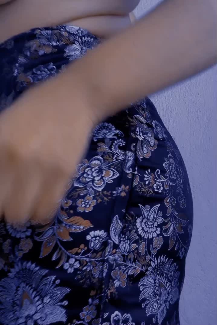 Wanna see me bend in this skirt? 😌
