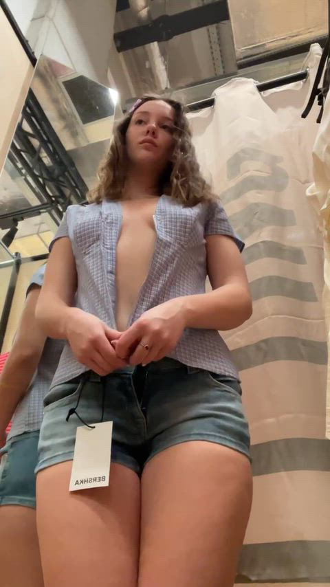 OnlyFans Teen Tits Porn GIF by sia_light19
