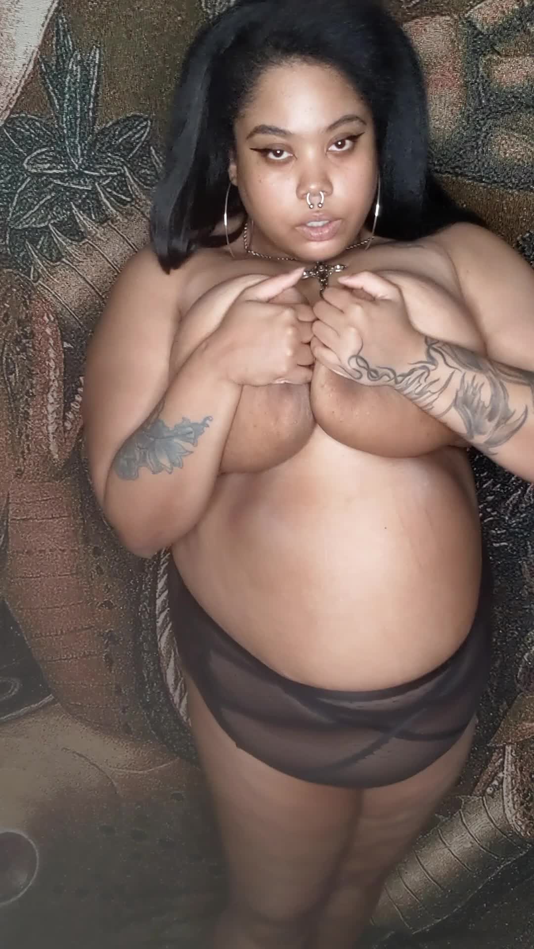 My belly is big but my tits are bigger 🥰🥰
