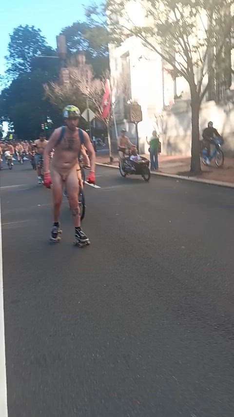 Rollerskating Naked in Philly