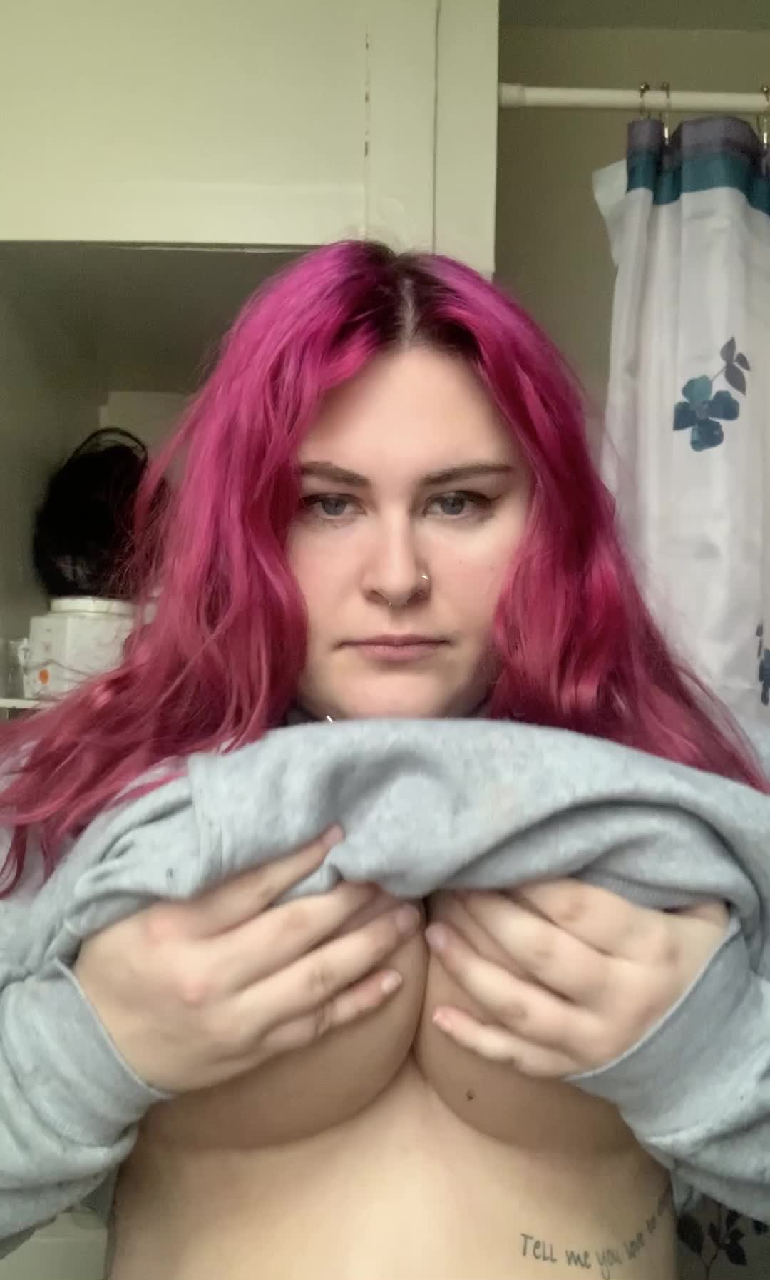Titty drop!!! 💦💦💦
