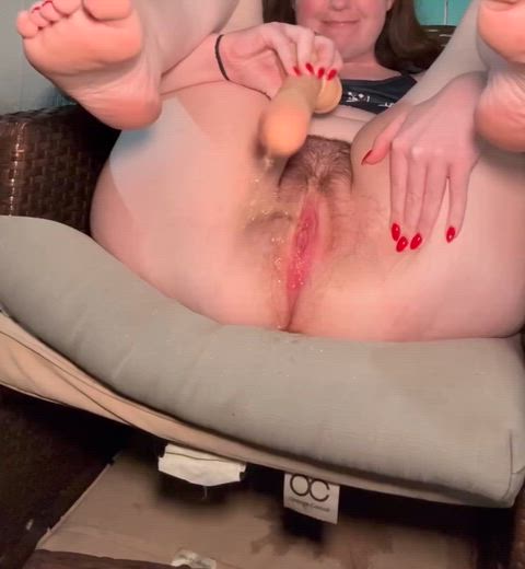 Fucking my pussy under the new moon to manifest a man that can make me squirt