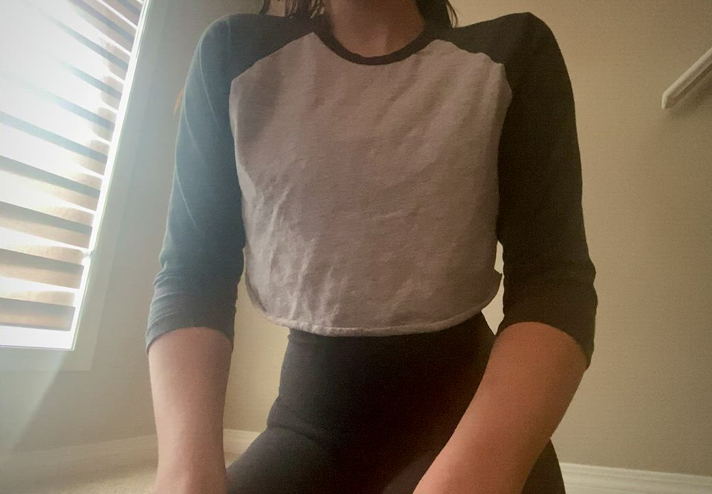 I love tricking people into thinking my boobs are small when they’re actually quite large. Did I trick you? [OC]