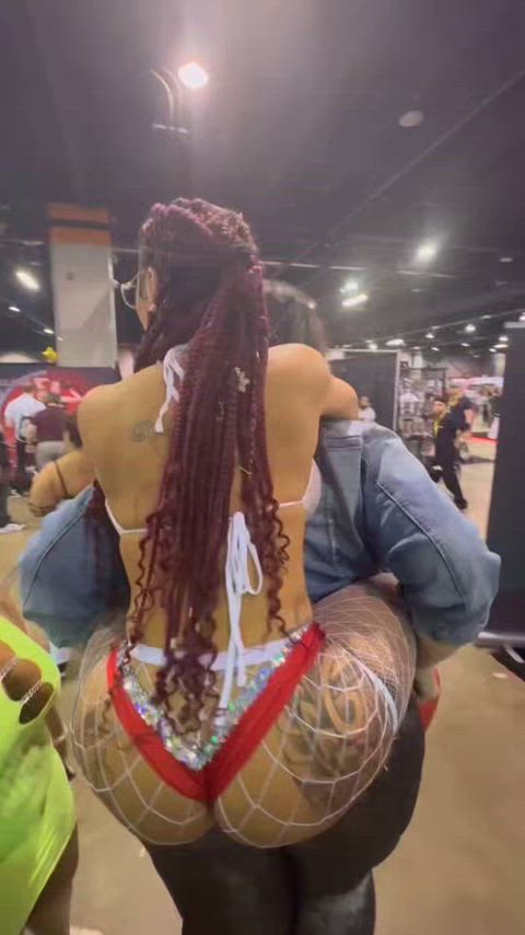 MsTrigga wanted a piggy back ride and she got it