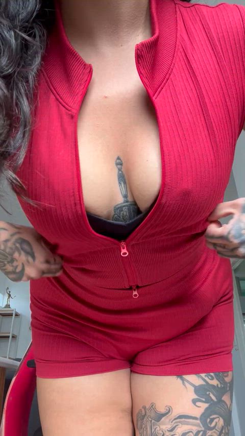 Eyes up here… don’t get distracted by what’s hiding under my gym set