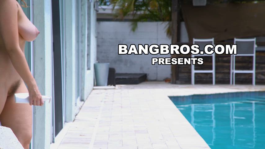 Lena shows off her amazing body