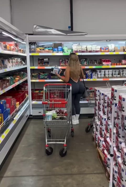 Running errands with all that ass is crazy