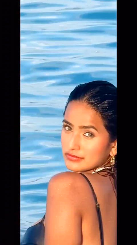 Shubhna Agarwal navel