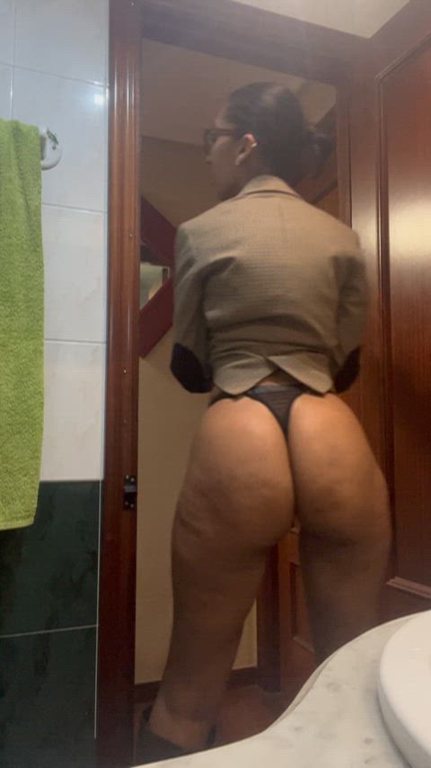 Hi, I'm Jazmin, or if you prefer, Mommy Jaz. Here I only post short video clips. If you want the full version, subscribe to my OnlyFans page and message me in the chat asking for my exclusive content 🔥 thumbnail