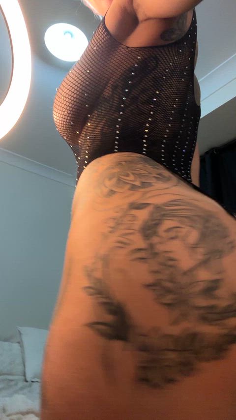 shaking my tattooed ass for you baby