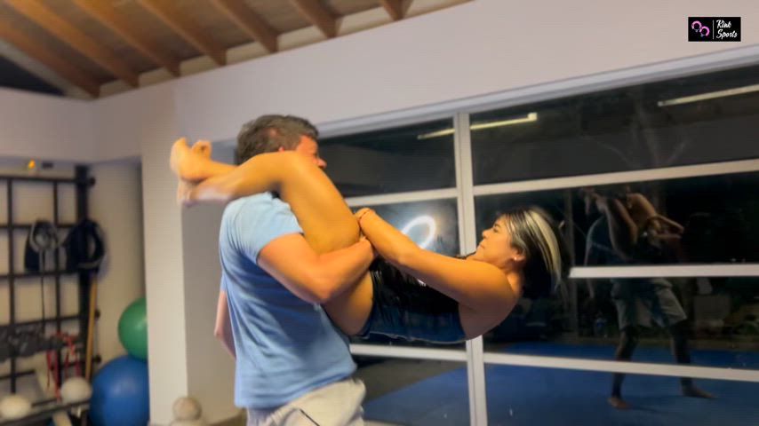 Thick Cross Fit Thighs of Valentina