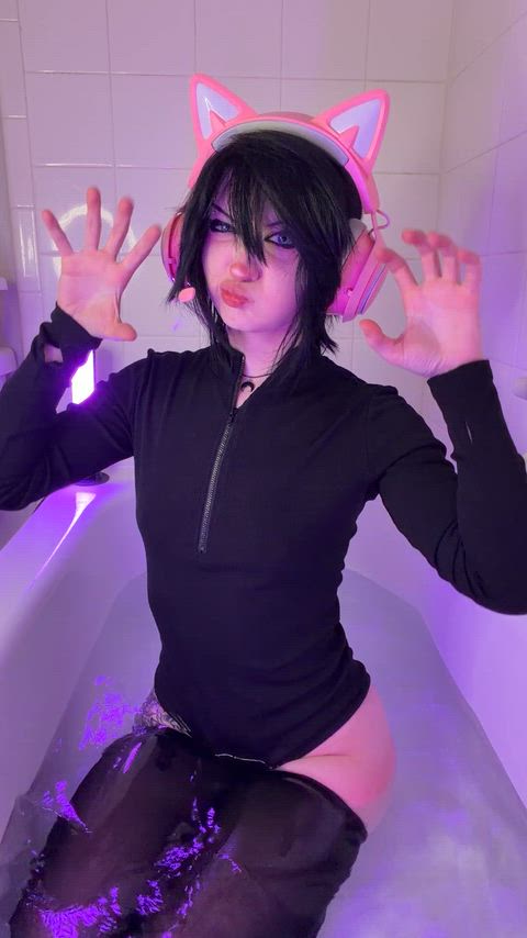 join me in the bath!! >.<