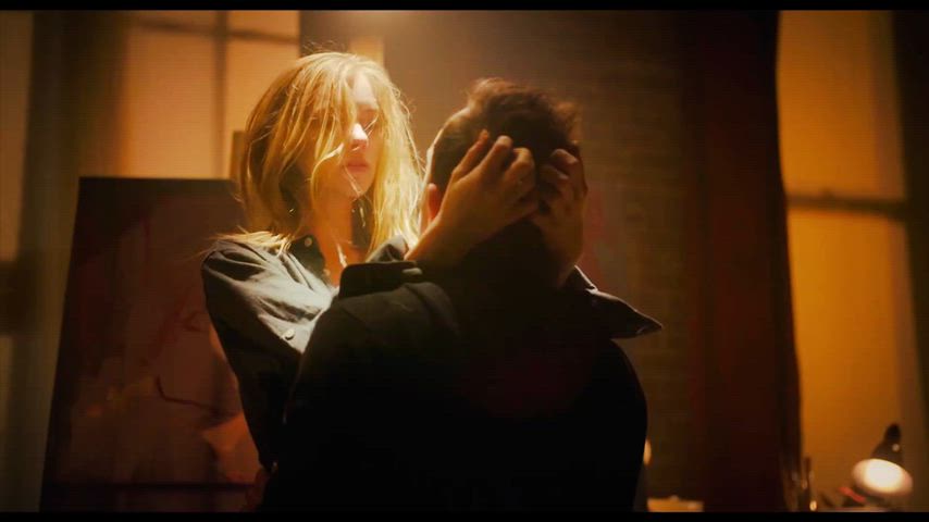 MV - Elle Evans in American Movie, Muse (2017) - 01