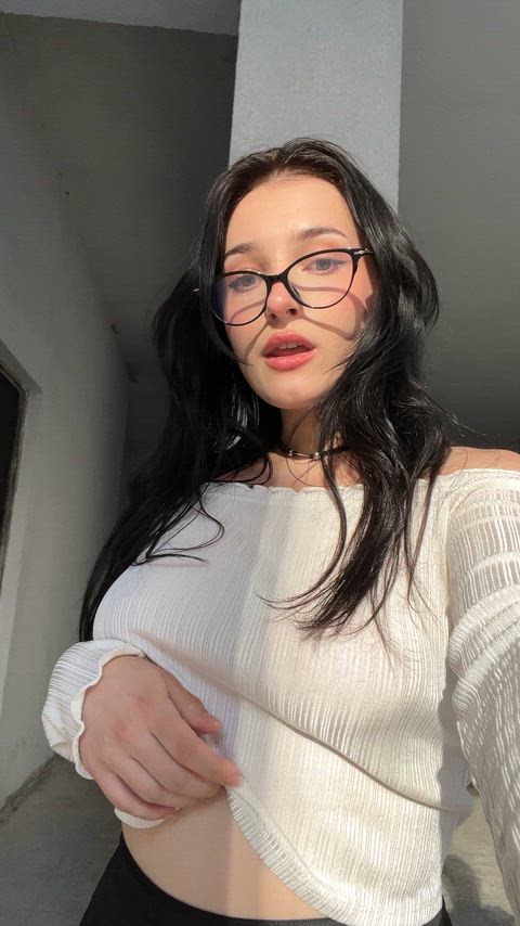 Oops I was almost seen with bare boobs by passersby