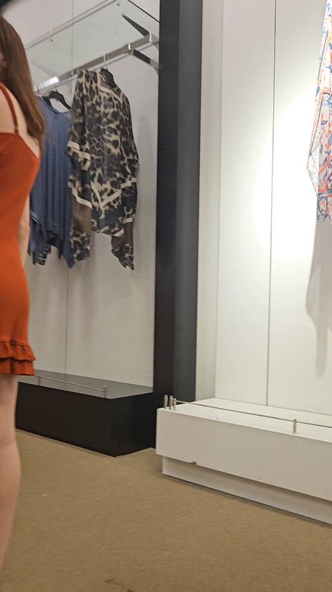 I think i need some more short dresses😊