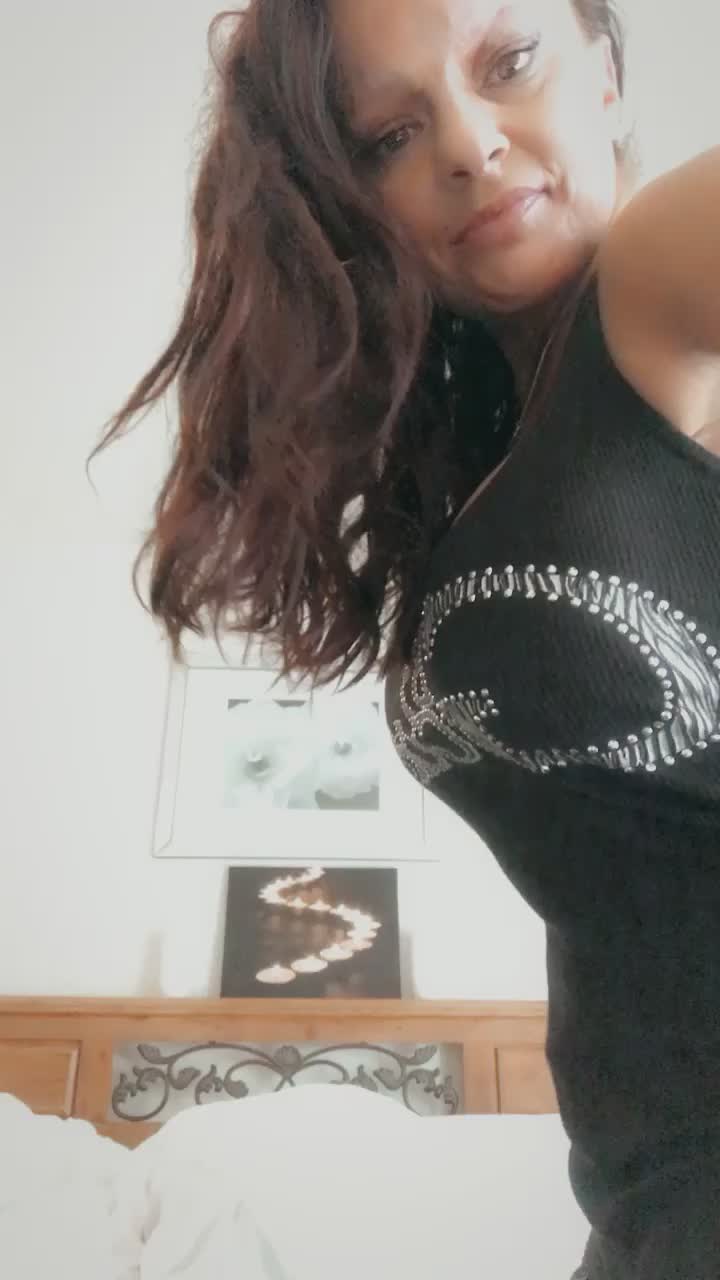 Prepping for some weekend fun!! 😈