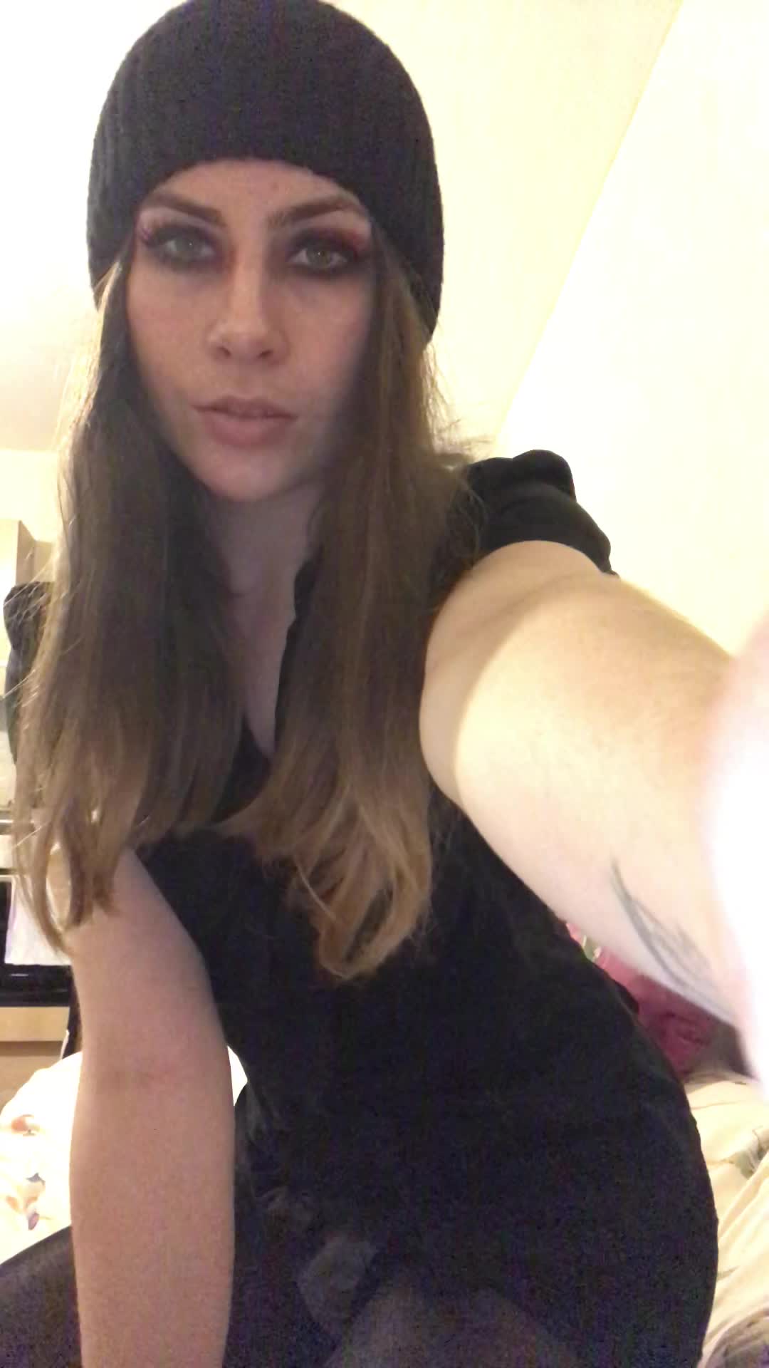 gonewild - Which hole? 😇
