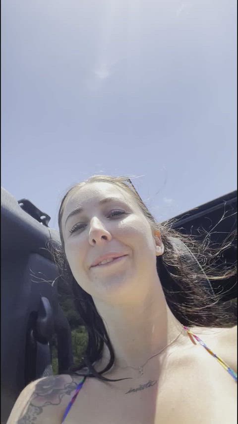 I love flashing my busty tits to everyone in the road