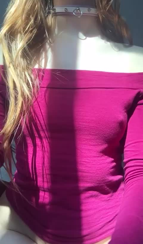 Not a big drop, but the sunshine hit my titties just right, so I thought I’d share it with you ☀️😽
