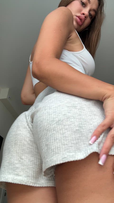 Sending nudes to every guy that upvts (my auto reply is on) just say YЕS