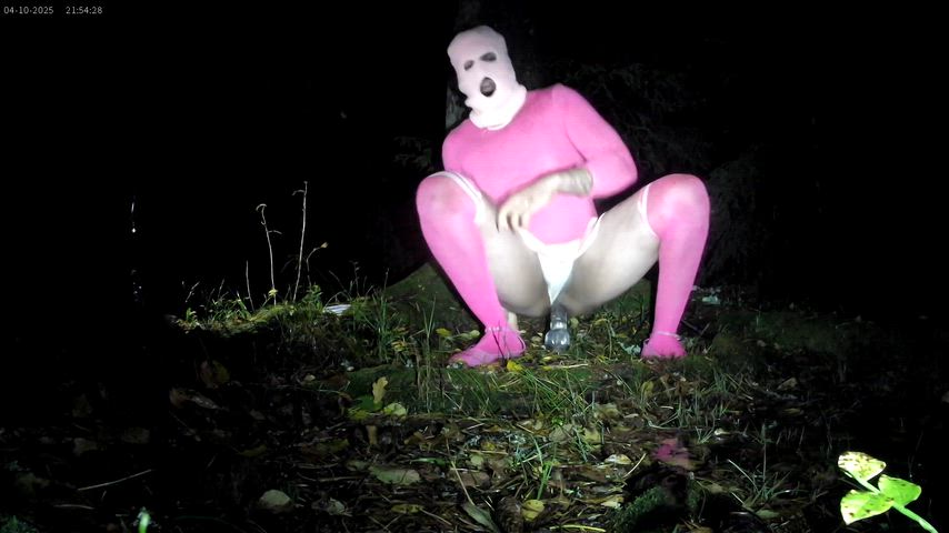 Slut riding dildo in the forrest! Peegasm in the end!