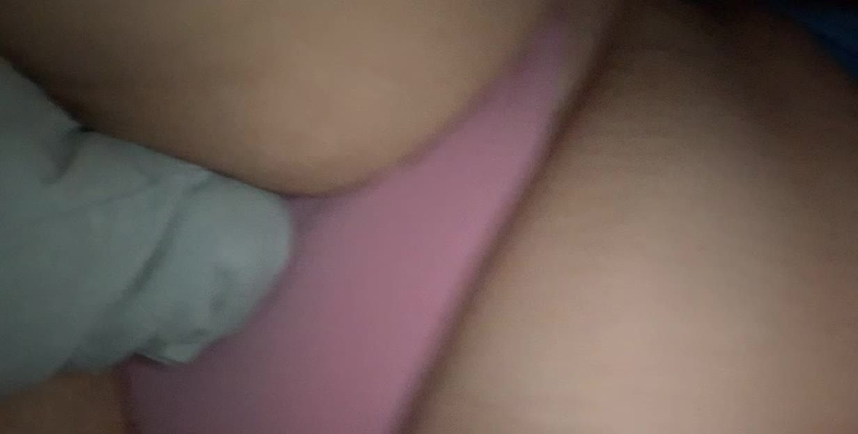 Couldn’t resist a pillow hump today 😫💦
