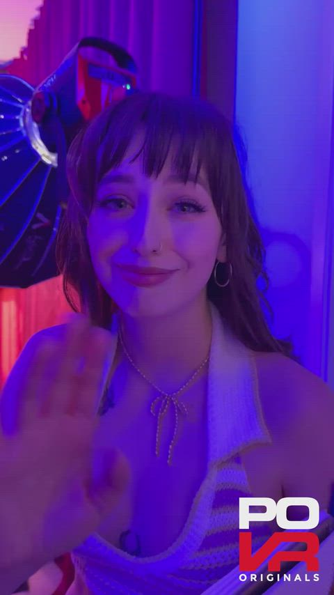 Lana Smalls goes behind the scenes in Tickle Your Funny Bone |POVR