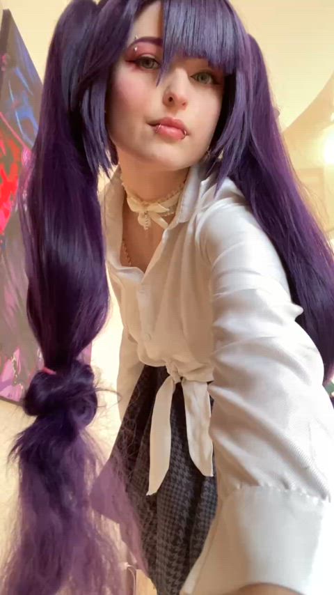 gothic schoolgirl wanna relieve after study