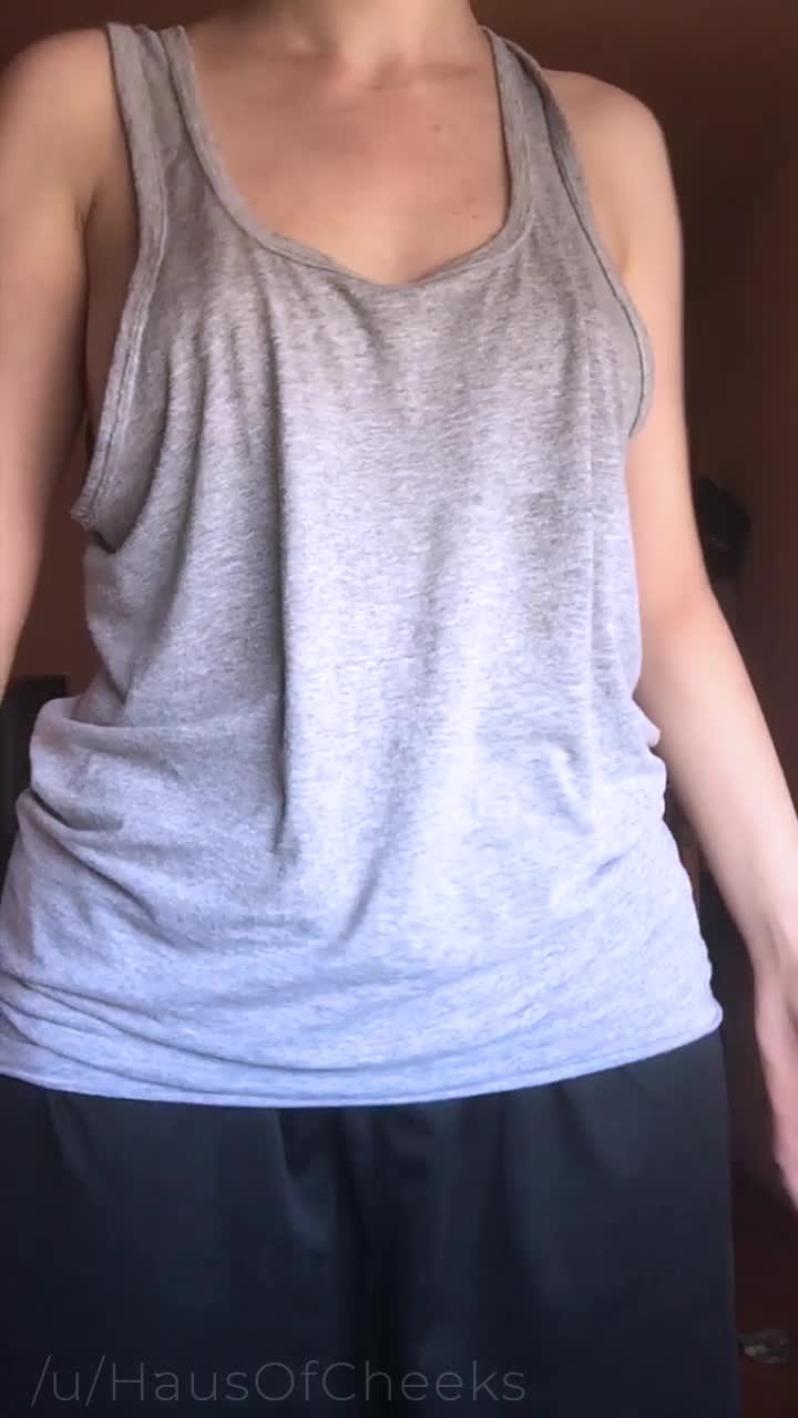 jiggling outta my favourite shirt