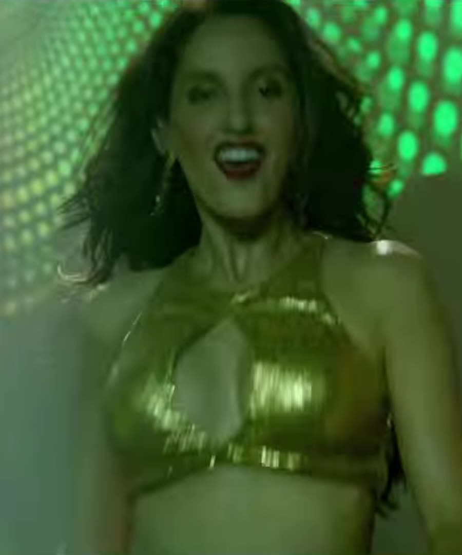 Nora Fatehi boob shake
