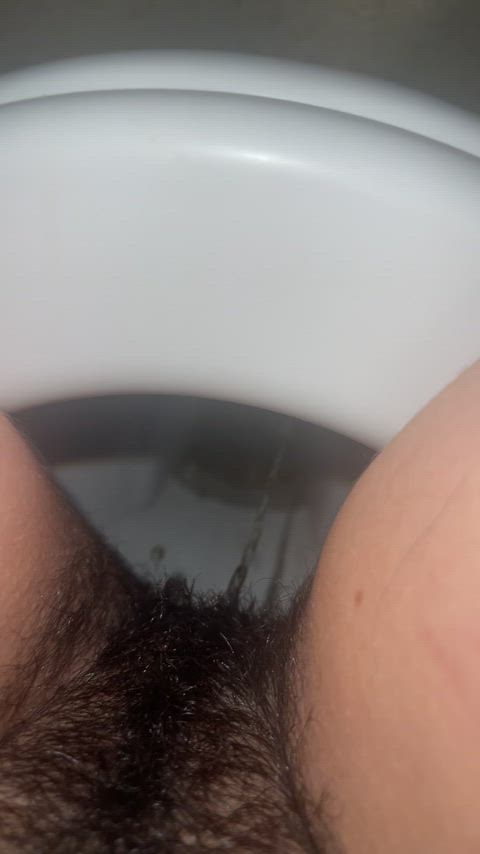 Say “yay” if you’d fuck me while i pee