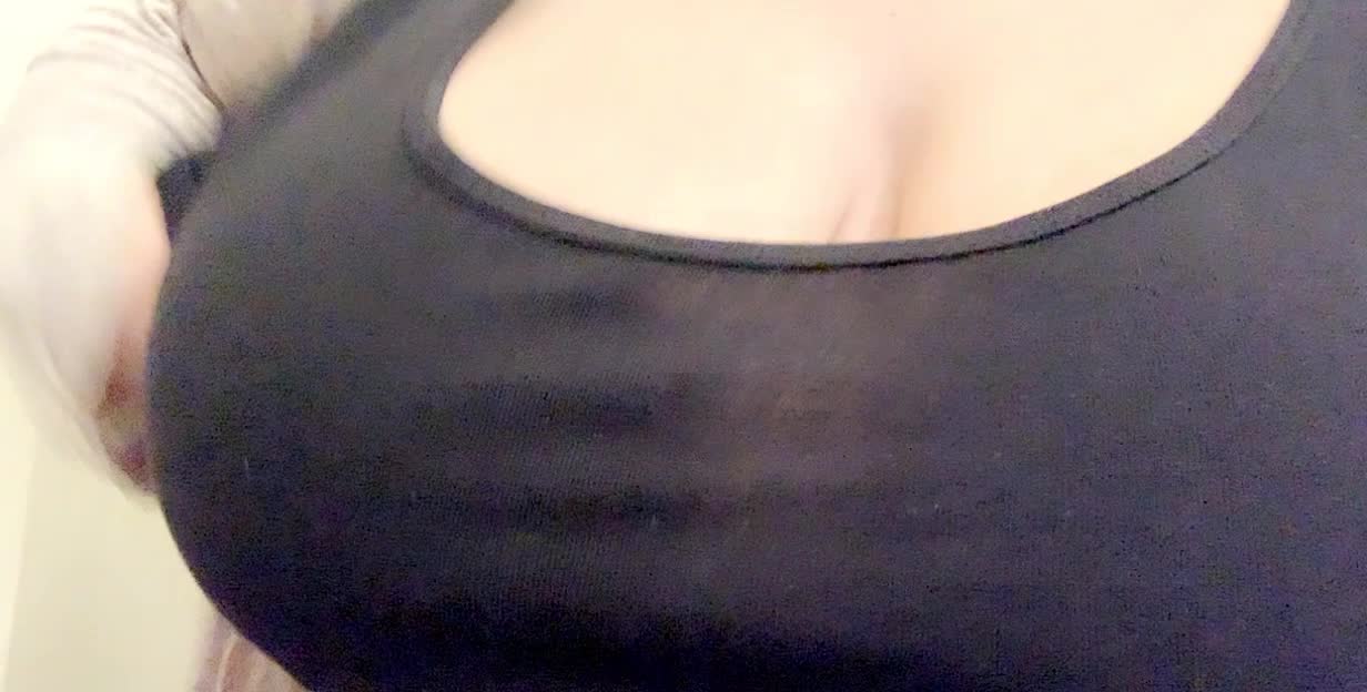 titty drop DDD’s